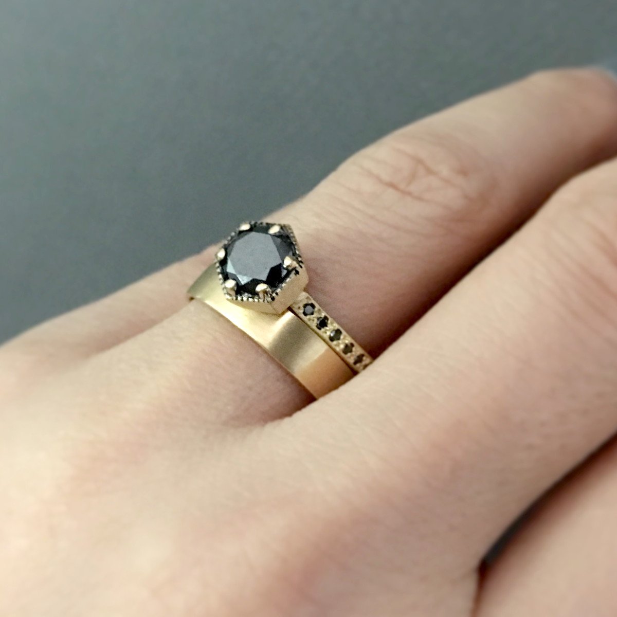 R9908BK+MR0110 (18KY) on Model