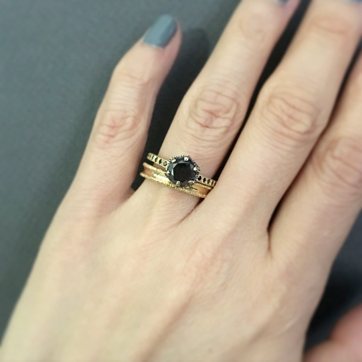 R9908BK-18KY+R2302-18KY on Model